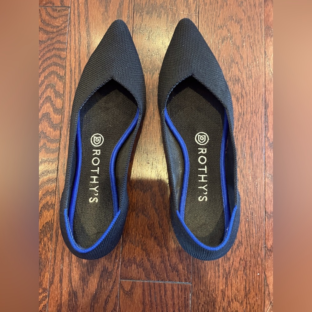 Rothy’s The Point in black.